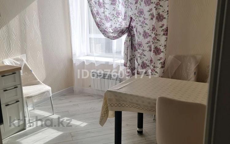 1-бөлмелі пәтер, 40 м², 4/9 қабат ай сайын, Улы Дала 33/1, бағасы: 180 000 〒 в Астане, Нура р-н — фото 2