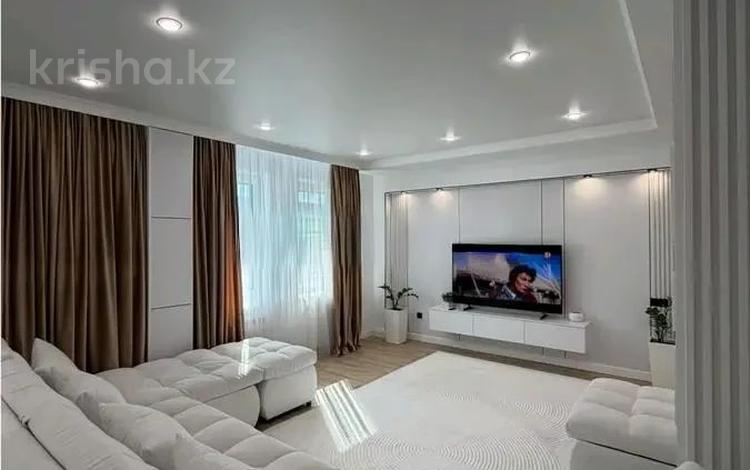 3-комнатная квартира · 104 м² · 11/36 этаж, Кабанбай батыра — БЕЗ КОМИССИИ ДЛЯ ПОКУПАТЕЛЯ!!! БЕСПЛАТНАЯ КОНСУЛЬТАЦИЯ ПО ИПОТЕКЕ!!! за 71.1 млн ₸ в Астане, Нура р-н — фото 2
