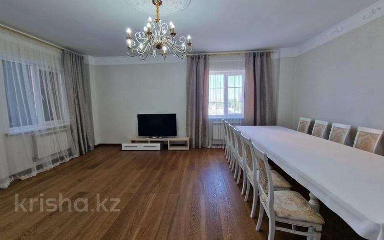 3-комнатная квартира · 149.6 м² · 3/11 этаж, мкр. Алтын орда, Алии Молдагуловой за 650 000 ₸ в Актобе — фото 2