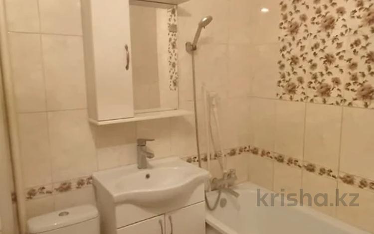 3-комнатная квартира · 56.1 м² · 4/5 этаж, Майкудук, 12й микрорайон за 10.9 млн ₸ в Караганде, Алихана Бокейханова р-н — фото 9