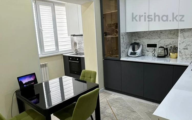3-комнатная квартира · 90 м² · 4/6 этаж, 39-й мкр 5 за 25 млн ₸ в Актау — фото 2