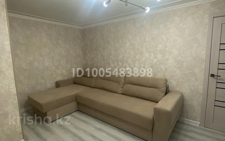 2-комнатная квартира · 46 м² · 5/5 этаж, мкр Кунгей , Бухар жырау 50 — Абзал цум за 20 000 ₸ в Караганде, Казыбек би р-н — фото 2