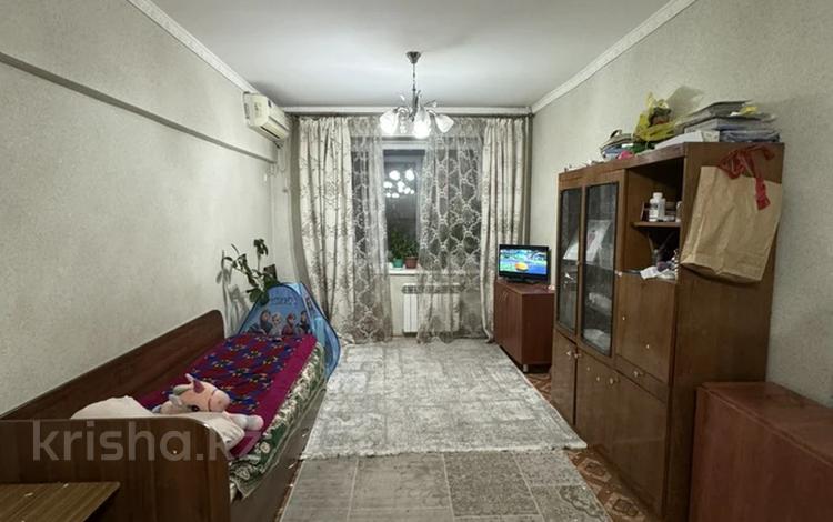 2-комнатная квартира, 42.7 м², 3/4 этаж, мкр Аксай-1А, Саина 14 за 22.9 млн 〒 в Алматы, Ауэзовский р-н — фото 2