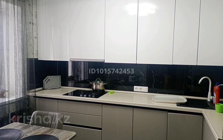 3-комнатная квартира · 62 м² · 3/7 этаж, Островского 82 за 26 млн ₸ в Петропавловске — фото 2