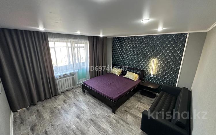 1-комнатная квартира · 42 м² · 7/9 этаж, Кабанбайбатыра 166 за 12 000 ₸ в Семее — фото 2