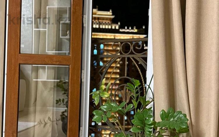 2-комнатная квартира · 80 м² · 14/15 этаж, 17-й мкр 9 за 25 000 ₸ в Актау — фото 2
