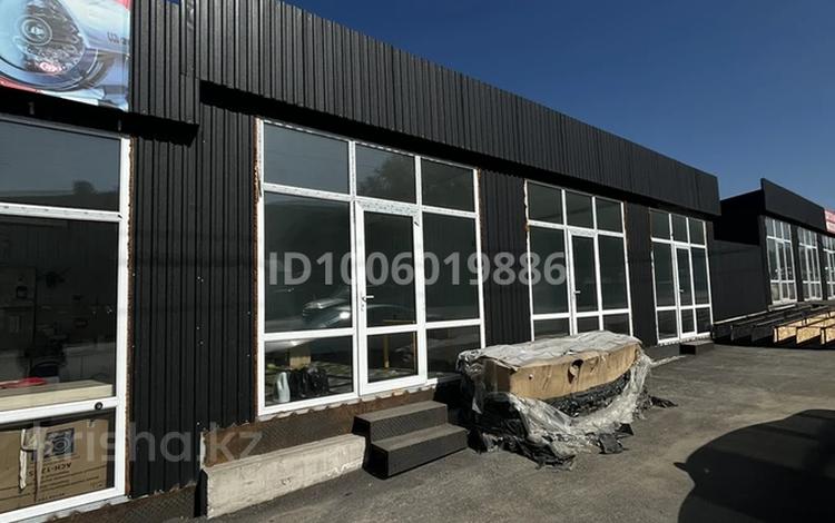 Свободное назначение, магазины и бутики, склады, общепит, салоны красоты, медцентры и аптеки, развлечения, кабинеты и рабочие места, студии · 32 м² за 220 000 〒 в Туздыбастау (Калинино) — фото 2