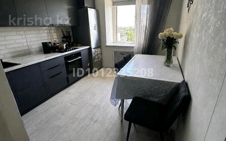 2-бөлмелі пәтер · 50.2 м² · 6/9 қабат, ул. Алимхана Ермекова 52, бағасы: 26 млн ₸ в Караганде — фото 2