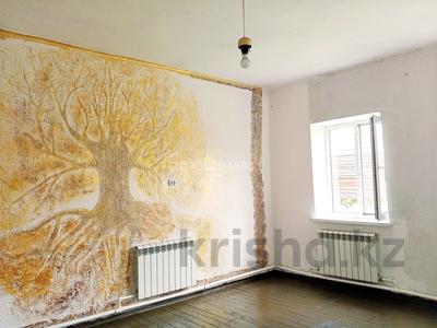 Продажа домов и дачи в Карагандинской обл.: Отдельный дом · 5 комнат · 100 м² · 6 сот., Юных космонавтов — Адмирал, 17-ая школа, за 8 микрорайном за 13.5 млн 〒 Отдельный дом · 5 комнат · 100 м² · 6 сот., Юных космонавтов — Адмирал, 17-ая школа, за 8 микрорайном за 13.5 млн 〒 в Темиртау