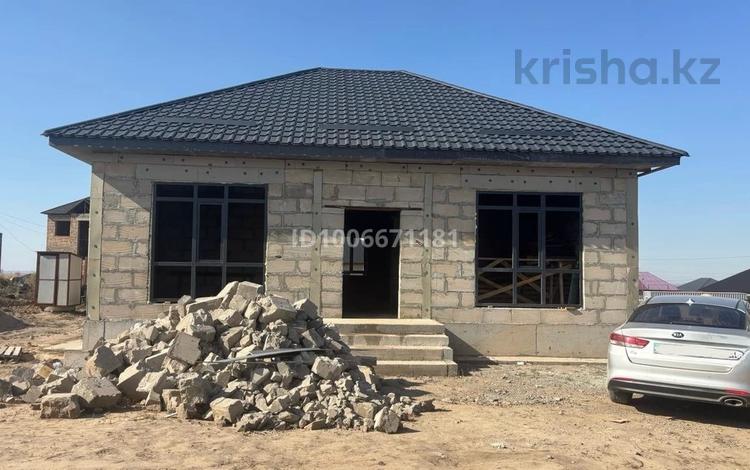 Отдельный дом · 4 комнаты · 100 м² · 4.5 сот., Байтобе — Байтөбе за 27 млн ₸ в Кемертогане — фото 2