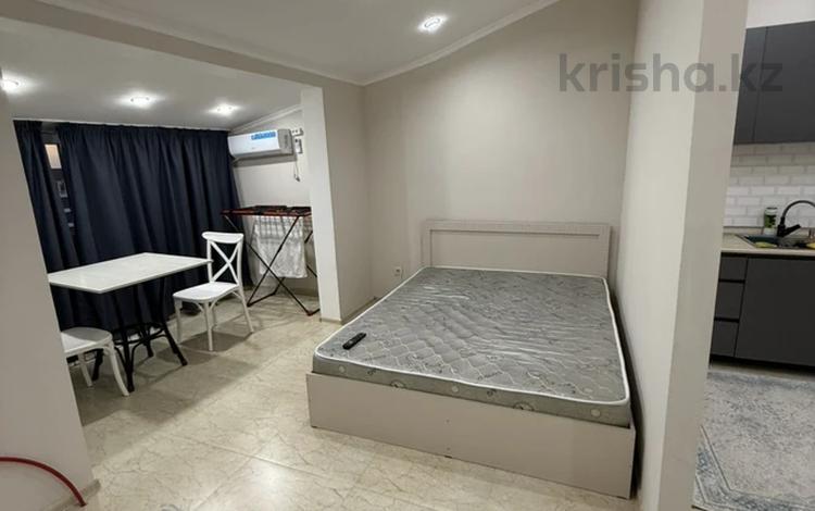 1-комнатная квартира · 30 м² · 10/10 этаж, Куаныша Толеметова 50/6 за 10 000 ₸ в Шымкенте, Абайский р-н — фото 2