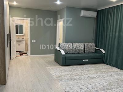 2-бөлмелі пәтер · 70 м² · 4/9 қабат, Придорожная ул. 87, бағасы: 25 млн ₸ в Уральске