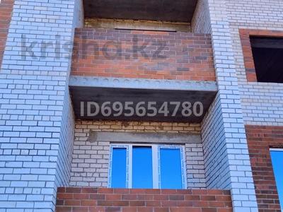 3-бөлмелі пәтер, 91.8 м², 1/5 қабат, мкр. Алтын орда 2 Г, бағасы: 18 млн 〒 в Актобе, мкр. Алтын орда