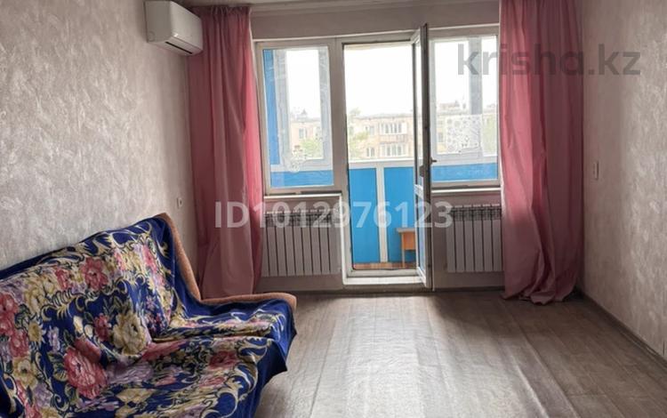 3-комнатная квартира · 59 м² · 5/5 этаж, Глинки 24 за 18 млн ₸ в Семее — фото 2