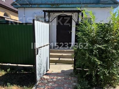 Жеке үй · 3 бөлме · 42 м² · 2 жүзд., Бактыбай батыра 43, бағасы: 120 000 ₸ в Актобе, мкр Москва