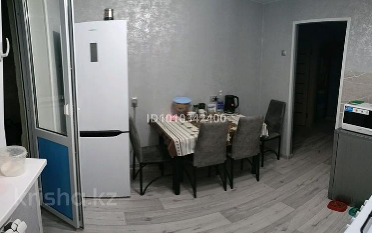 3-бөлмелі пәтер · 68.2 м² · 1/5 қабат, мкр Шанхай, пр. Санкибай батыра 169 — КолАвто, бағасы: 20.3 млн 〒 в Актобе — фото 2