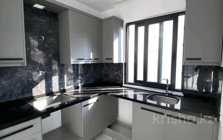 3-комнатная квартира · 90 м² · 5/6 этаж, Центр 77 за 78 млн 〒 в Аланье — фото 2