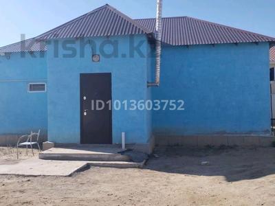 Жеке үй · 3 бөлме · 62 м² · 8 жүзд., Акжар-2, 6 9 — Школы, бағасы: 25 млн ₸ в Атырау