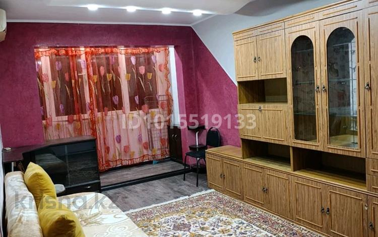 2-комнатная квартира · 45 м² · 4/4 этаж, мкр №5 3 за 280 000 ₸ в Алматы, Ауэзовский р-н — фото 2