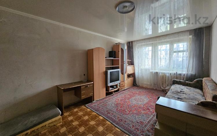 1-комнатная квартира, 32.6 м², 2/5 этаж, момышулы за 4.5 млн 〒 в Темиртау — фото 2