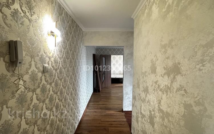 2-бөлмелі пәтер · 45 м² · 4/5 қабат, Мкр. Самал 31, бағасы: 150 000 ₸ в Таразе — фото 2