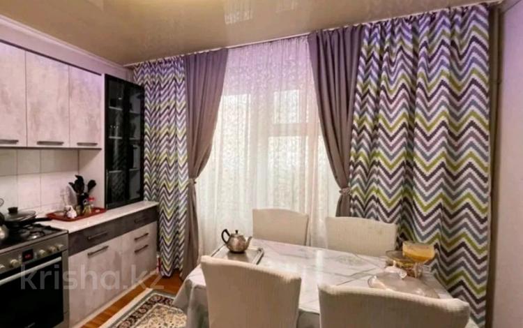 3-бөлмелі пәтер · 72 м² · 4/5 қабат, Восточный, бағасы: 22 млн ₸ в Талдыкоргане, мкр военный городок Жулдыз — фото 2