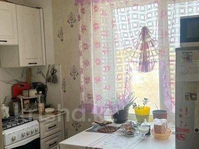 2-бөлмелі пәтер · 37 м² · 5/5 қабат, 2 ш/а., Бр.Жубановых 296, бағасы: 11.5 млн ₸ в Актобе, мкр 8