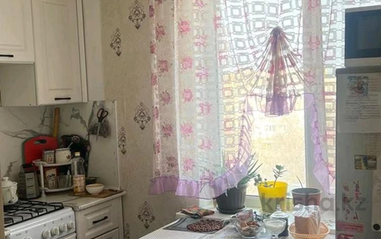 2-бөлмелі пәтер · 37 м² · 5/5 қабат, 2 ш/а., Бр.Жубановых 296, бағасы: 11.5 млн ₸ в Актобе, мкр 8 — фото 2