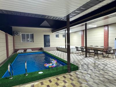 Дача · 4 комнаты · 500 м², жилой массив Кайнар Булак, Кайнар булак Гагарина 49 — Зеленый забор заезд за 70 000 ₸ в Шымкенте, Абайский р-н