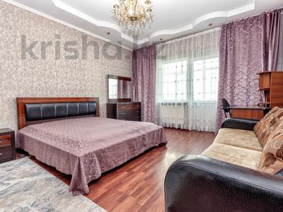 2-комнатная квартира, 70 м² посуточно, Иманбаева 9 за 15 000 〒 в Астане, р-н Байконур