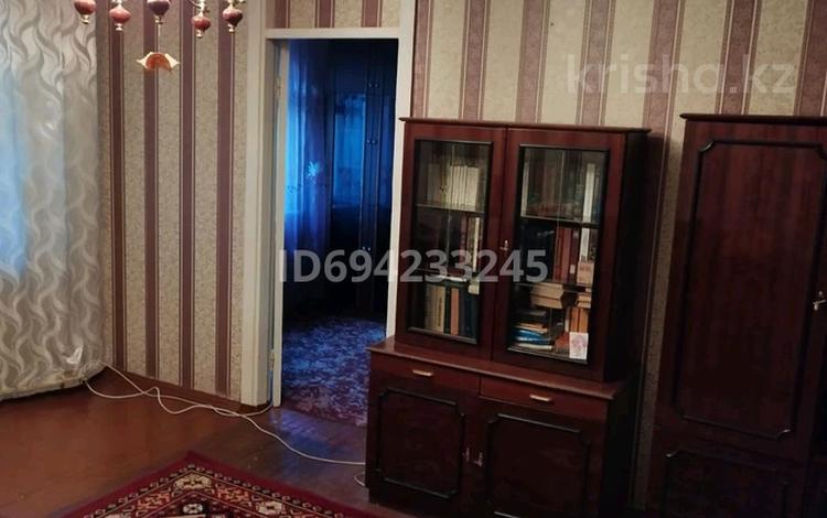 2-бөлмелі пәтер · 42.3 м² · 3/5 қабат, Абая ( Комсомолец) 48 — За магазином ' Замок", бағасы: 7.8 млн ₸ в Темиртау — фото 2