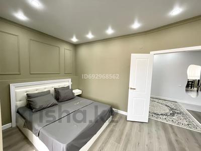 2-бөлмелі пәтер · 70 м² · 3/5 қабат, мкр. Алтын орда, Батыс 2 19 Л — Школа Смарт Билим, бағасы: 18 000 ₸ в Актобе