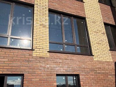 1-бөлмелі пәтер · 56 м² · 2/3 қабат, Кизатова, бағасы: ~ 22.4 млн ₸ в Петропавловске
