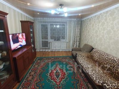 3-комнатная квартира, 62 м², 5/5 этаж, Маметовой 119 — Гайдара за 15.5 млн 〒 в Караганде, Алихана Бокейханова р-н