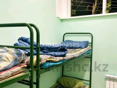 3 комнаты · 250 м² · 1 этаж, Гагарина 33 — Сейфуллина за 35 000 ₸ в Алматы