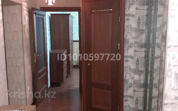 2-комнатная квартира · 45 м² · 2/5 этаж, мкр Центральный, Канцева 1 за 220 000 〒 в Атырау — фото 2