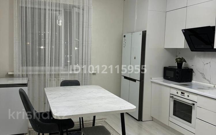 2-комнатная квартира · 65 м², Ахмет Байтурсынулы 43 за 300 000 ₸ в Астане, Алматы р-н — фото 2