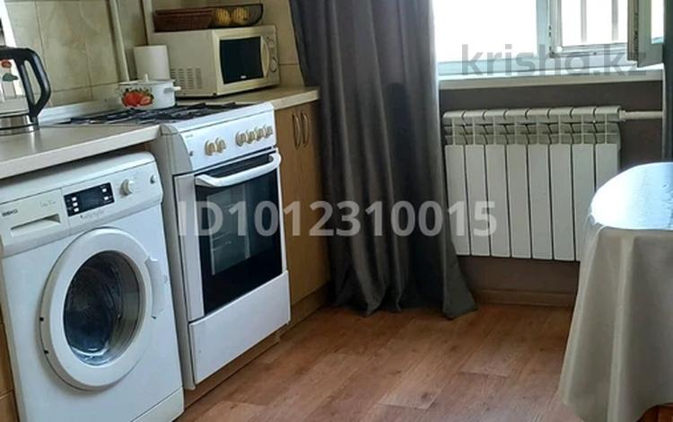 1 комната · 45 м² · 6/9 этаж, мкр Аксай-2 — Толеби момышулы за 30 000 ₸ в Алматы, Ауэзовский р-н — фото 2