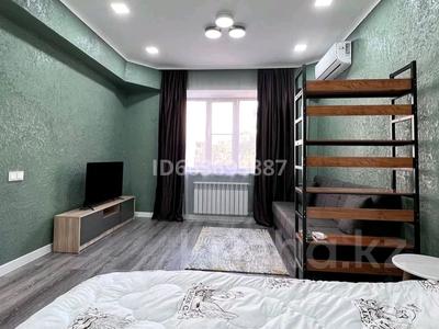 1-комнатная квартира · 48.9 м² · 4/9 этаж, Хусаинова — Революция за 15 000 ₸ в Уральске