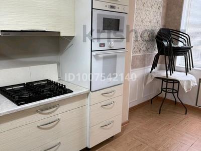 3-комнатная квартира · 70 м² · 5/5 этаж, 9-й мкр 11 за 200 000 ₸ в Актау