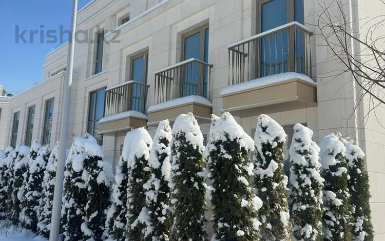 3-комнатная квартира · 95 м² · 2/3 этаж, Достык 300 за 205 млн 〒 в Алматы, Медеуский р-н — фото 2