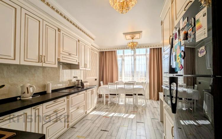 4-комнатная квартира · 155 м² · 15/19 этаж, Сатпаева 30/2 за 120 млн ₸ в Алматы, Бостандыкский р-н — фото 2