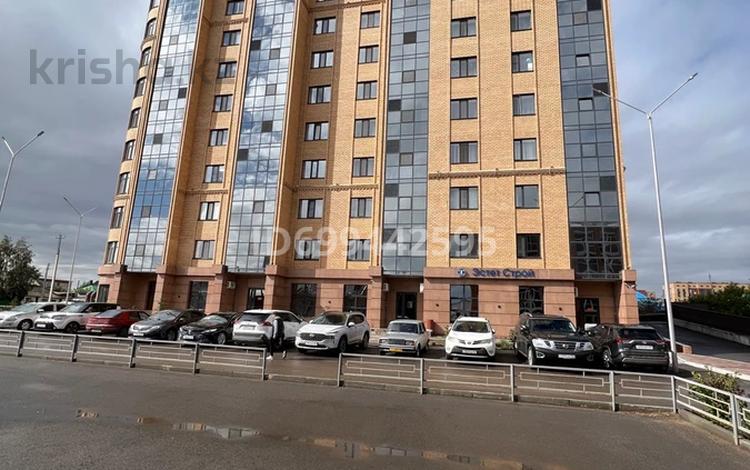 2-бөлмелі пәтер · 70 м² · 1/9 қабат · ай сайын, Сабатаева 77а, бағасы: 250 000 〒 в Кокшетау — фото 2