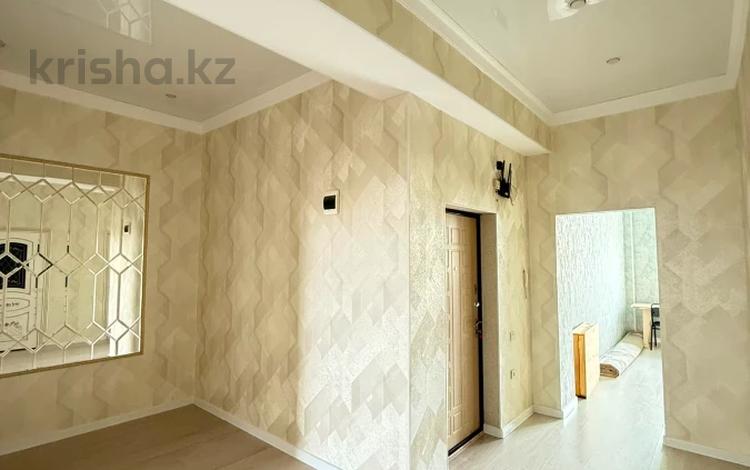 2-комнатная квартира · 80 м² · 9/10 этаж, 16-й мкр 93 за 21 млн ₸ в Актау — фото 2