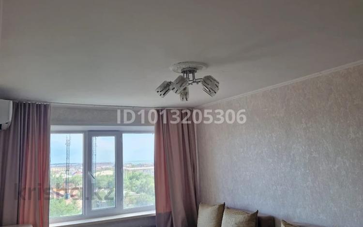 1-комнатная квартира · 37 м², Мухамеджанова за 10 000 ₸ в Балхаше — фото 2