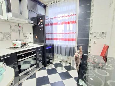 3-комнатная квартира · 82 м² · 1/3 этаж, Майкудук Магнитогорская 44 за 20.9 млн ₸ в Караганде, Алихана Бокейханова р-н