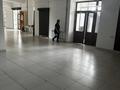 Свободное назначение, офисы, магазины и бутики, склады, общепит, салоны красоты, бани, гостиницы и зоны отдыха, фитнес и спорт, медцентры и аптеки, образование, развлечения, конференц-залы, кабинеты и рабочие места, студии · 310 м² за 800 000 ₸ в Семее — фото 52