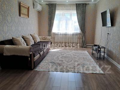 Отдельный дом · 4 комнаты · 170 м² · 10 сот., мкр Кокарна, 1 31 — Маг Береке, возле школы 32 за 40 млн 〒 в Атырау