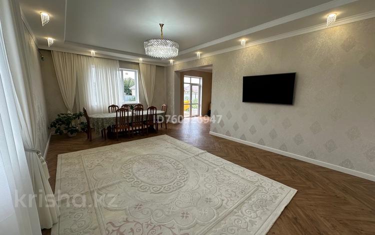 Отдельный дом · 5 комнат · 200 м² · 7 сот., Оркен 8 — Асан за 56 млн ₸ в Уральске — фото 11