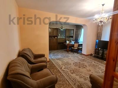 3-комнатная квартира, 89 м², 2/5 этаж, 12-й микрорайон, ул.Уалиханова 200 Б — ул.УАЛИХАНОВА за 27.5 млн 〒 в Шымкенте, Енбекшинский р-н